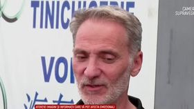 VIDEO Un bărbat a fost amenințat cu pistolul de un client nervos. Incidentul a avut loc într-un service auto din Capitală